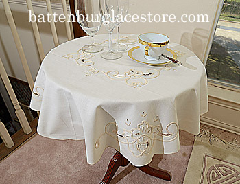 Tablecloth Round Topper.34 inches. Old Imperial.Pearl Ivory.